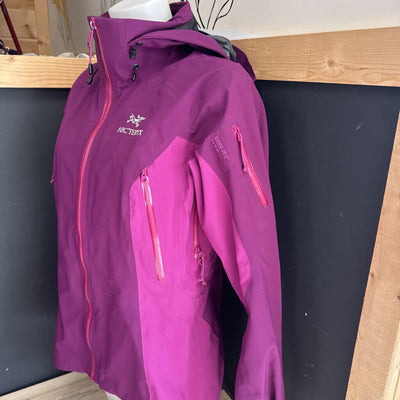 Arc'teryx - Women's Theta AR Gore-Tex Pro Shell Jacket - MSRP $640: Purple/Dark Pink-women-SM