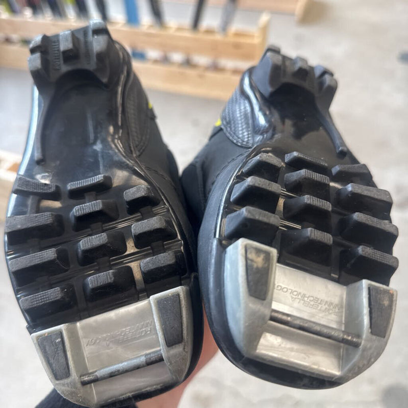 Fischer - Kids XJ-Sprint NNN XC Ski Boots - MSRP $119: Black Yellow -children-32