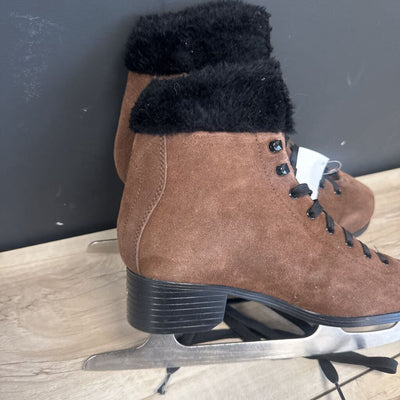 Women's Suede Figure Skates: Brown --9