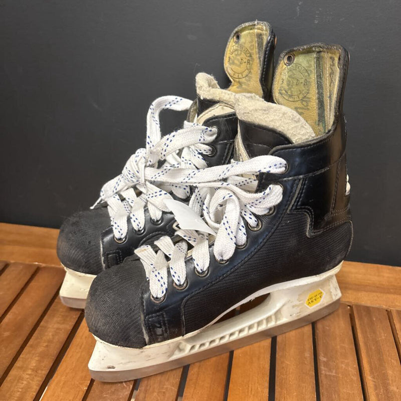 Bauer Supreme - 2000 Ice Hockey Skates: black-unisex-3Y