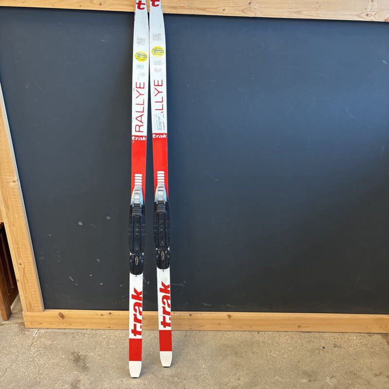 TRAK - Fishscale Nowax NNN Cross Country Skis - MSRP$: White Red --135cm