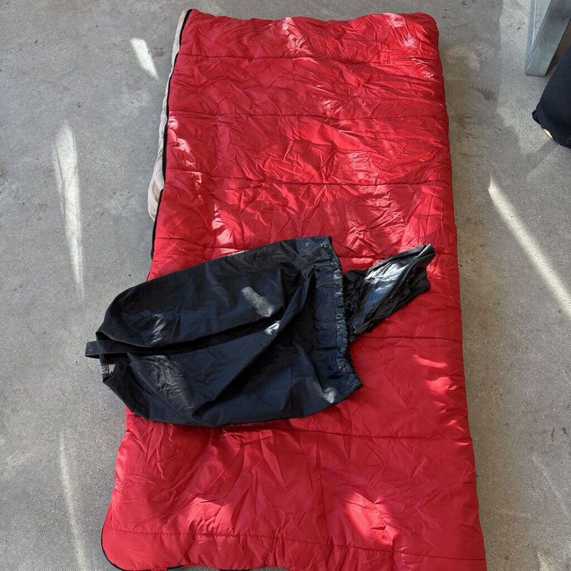 Mountain Equipment Co-Op - Kids Warm Sleeping Bag: red-unisex-