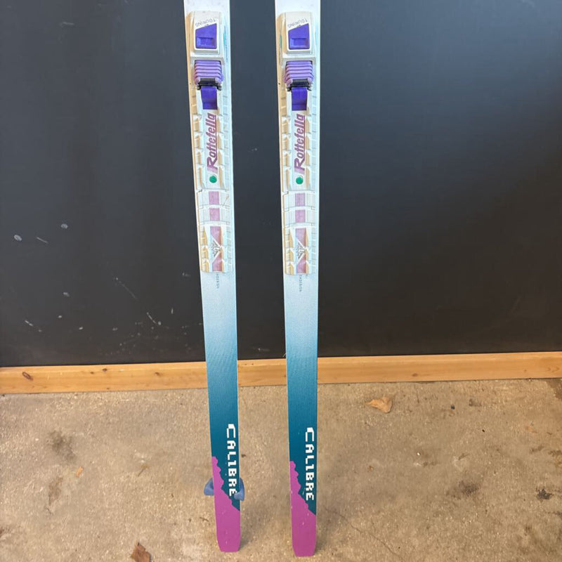 Peltonen- Calibre Cross Country Ski with NNN binding: White Teal Purple --205
