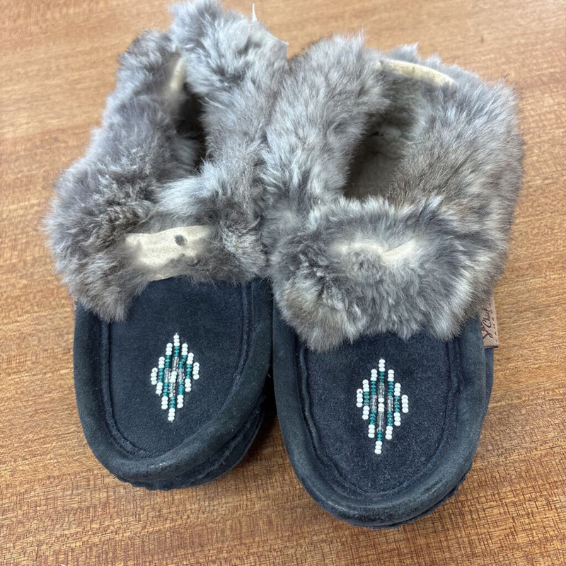 Laurentian Chief - Toddler Slippers with Fur: black-children-11/12T