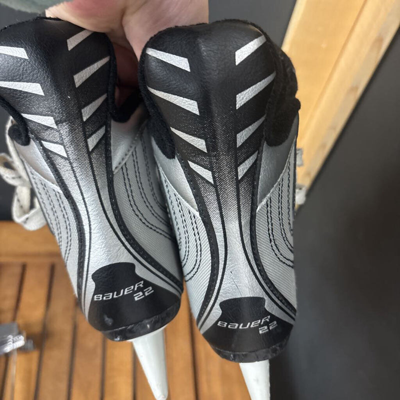 Bauer - 22 Toddler Skates - MSRP $75 : Silver-unisex-9T