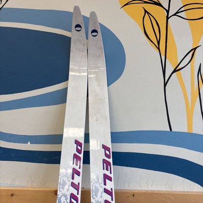 Peltonen- Calibre Cross Country Ski with NNN binding: white/blue --205cm