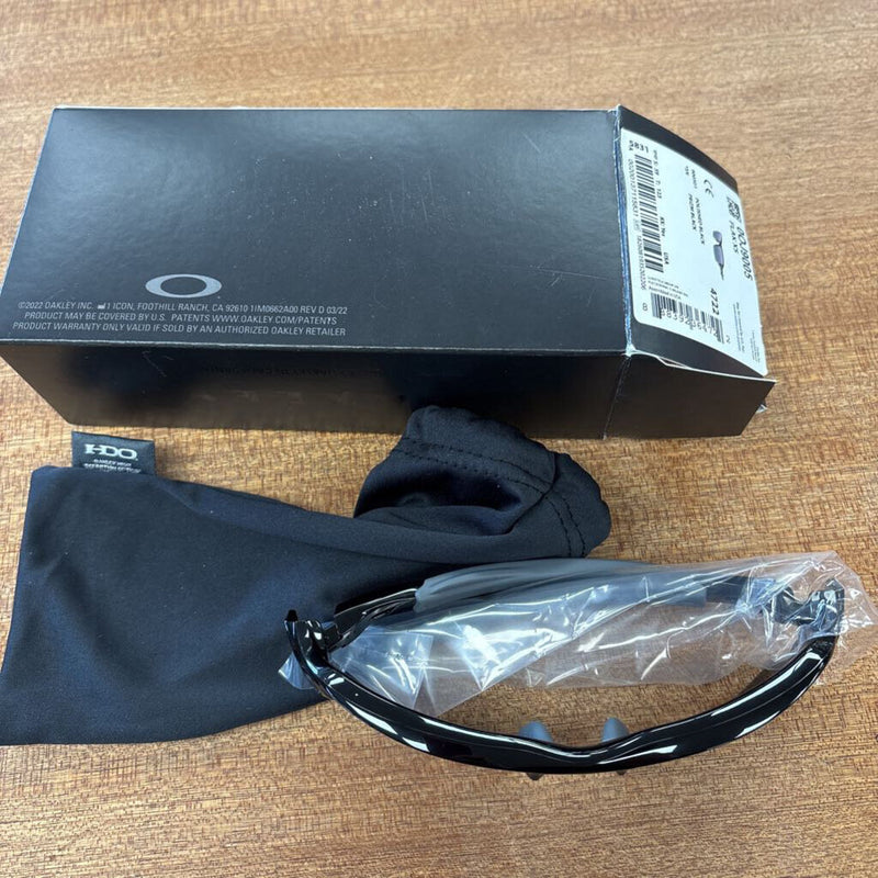 Oakley - JR Flak XS Sunglasses: Polished Black-unisex-