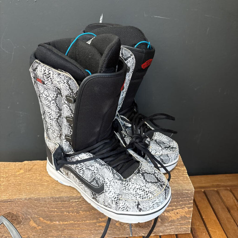 Vans Hi Standard Snowboard Boots: white, black-men-10.5