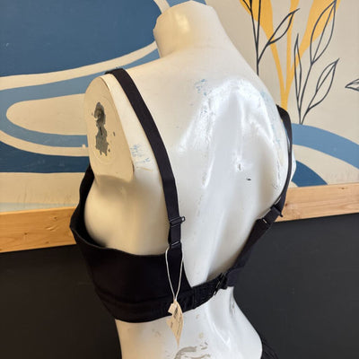 Lululemon - Women's Sports Bra : Black -women-MD