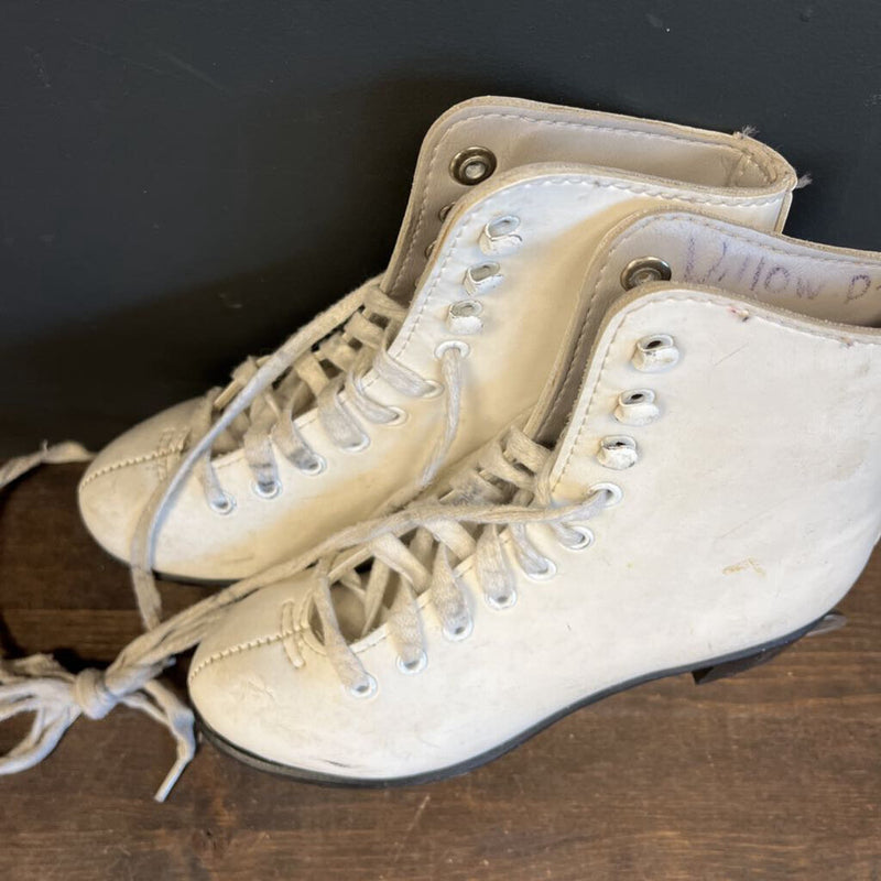 CCM - Competitor Skates - MSRP $85: white--1