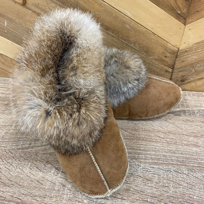 Arctic Trading - lamb skin slippers- MSRP compared $80: Brown -unisex-